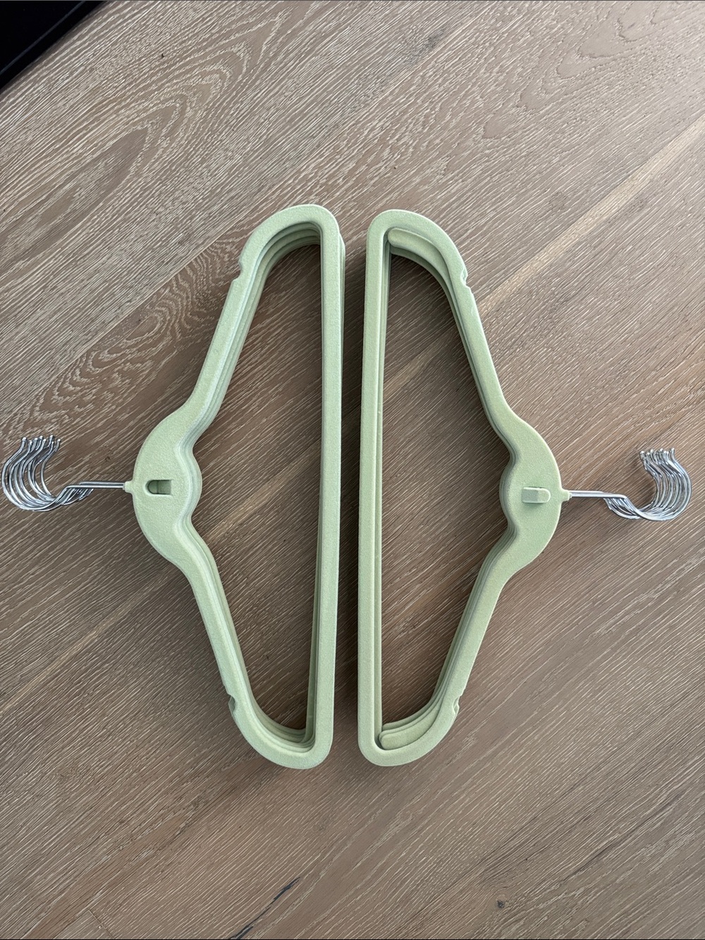 Set of 20 Velvet Clothes Hangers in Light Sage Green